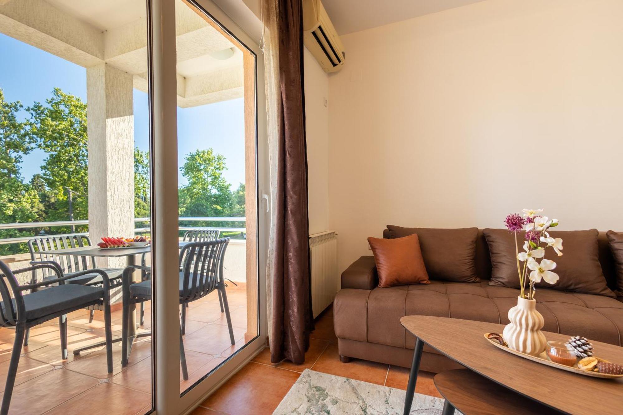 Apartments Gucci Ulcinj Exterior foto